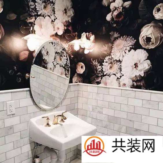浴室里面贴壁纸？惊艳不是一点点