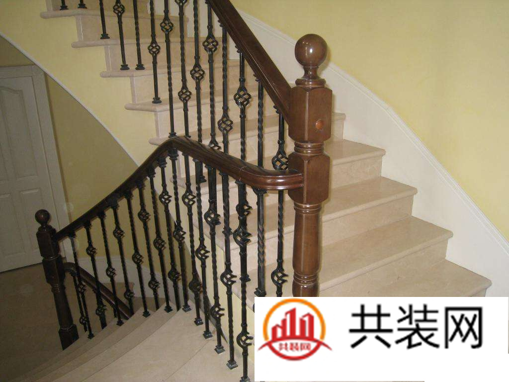 铁艺扶手的优点有哪些 铁艺扶手价格是多少