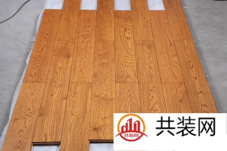 橡木实木仿古地板的用途 橡木实木仿古地板价格
