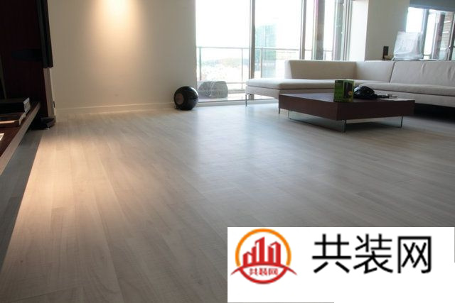 木质地板好还是瓷砖好  木质地板和瓷砖的优缺点对比
