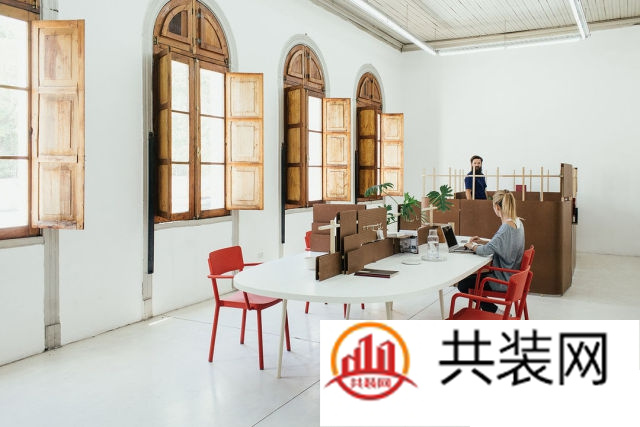 连木板子都弯了，你还敢说你是直的么？