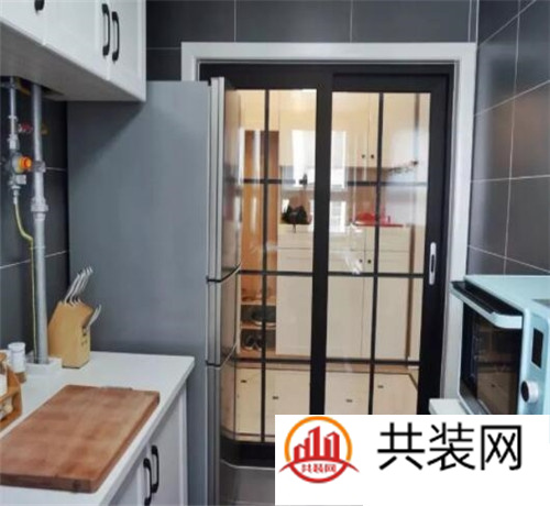 厨房玻璃门有什么优点 厨房玻璃门哪种好