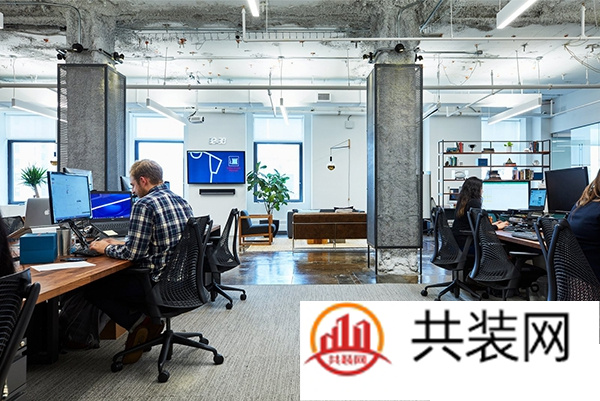 网上怎么找到靠谱的装修公司？办公室3D背景墙怎么做？