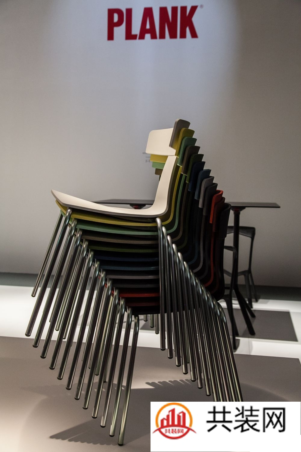 现代创意椅子设计效果图